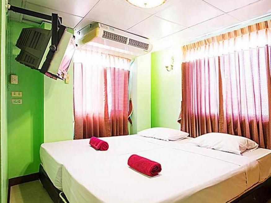 Four Sons Inn Bangkok Exterior photo